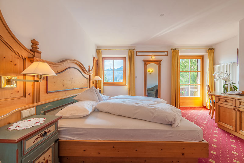 Comfort double room with balcony view - Hotel Hubertushof