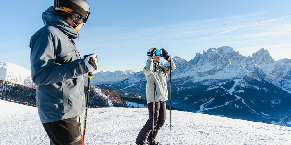 Couple cross-country skiing in Dobbiaco