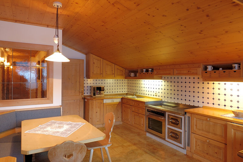 Kitchen of holiday flat B - Hotel Hubertushof